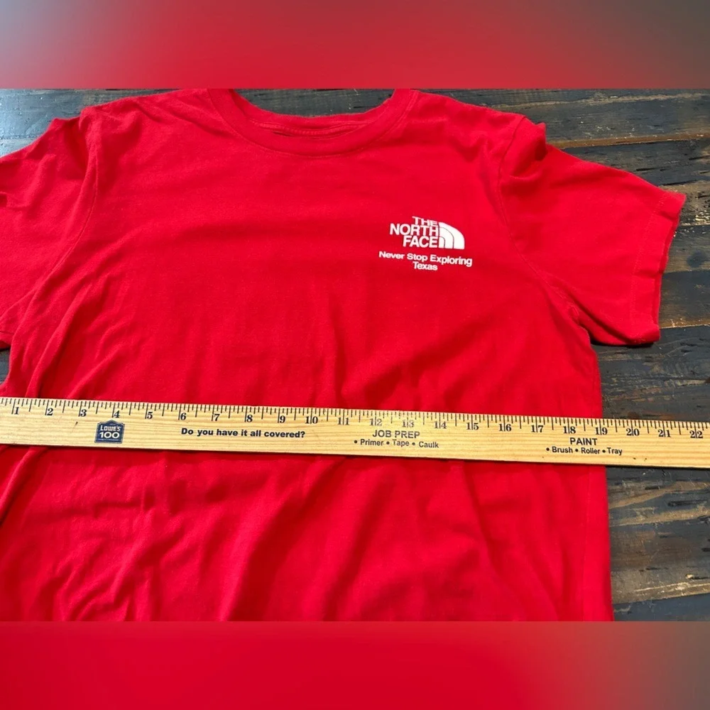 The North Face Red T-Shirt Medium Activewear‎ Sporty